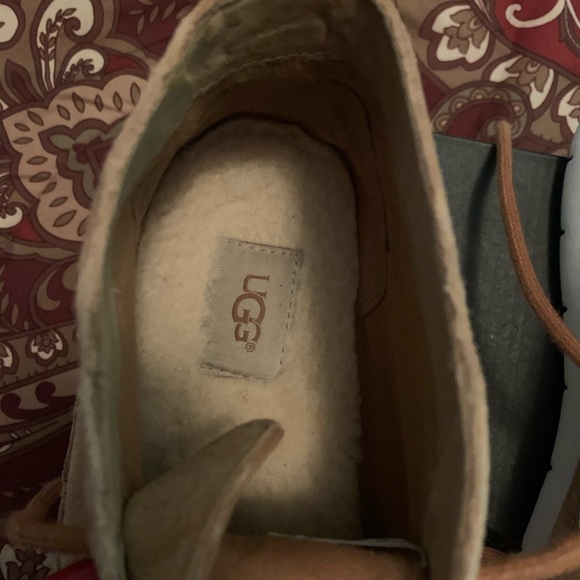 UGG - Picture 3 of 5